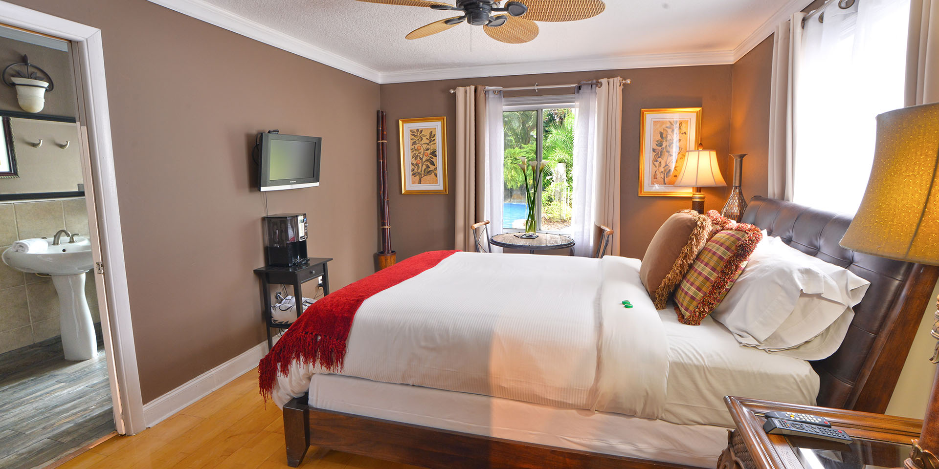 ed-lugo-resort-_0005_STS_5662-Edit